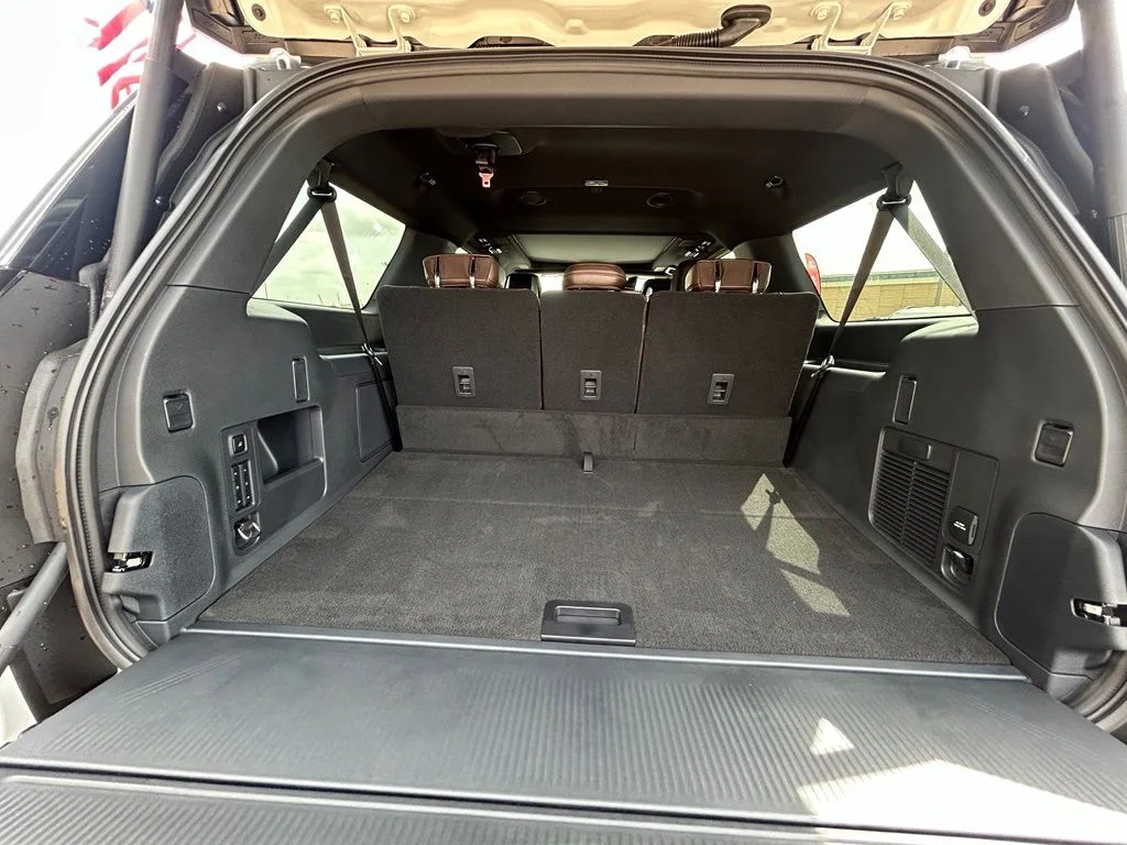 New 2027 Star White Metallic Tri-Coat Ford MAX King Ranch® image 26
