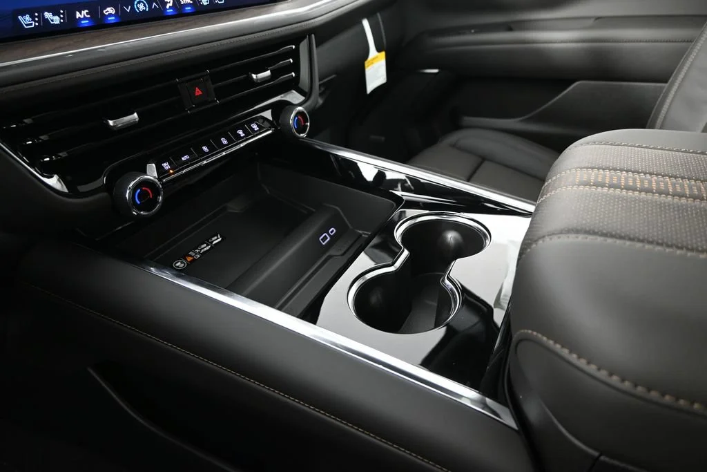 2026 Chevrolet Suburban High Country - Photo 31