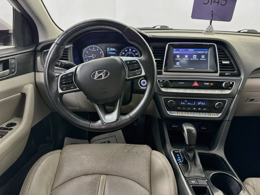 Used 2018 White Hyundai Limited image 28