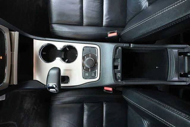Used 2014 Black Jeep Limited image 34