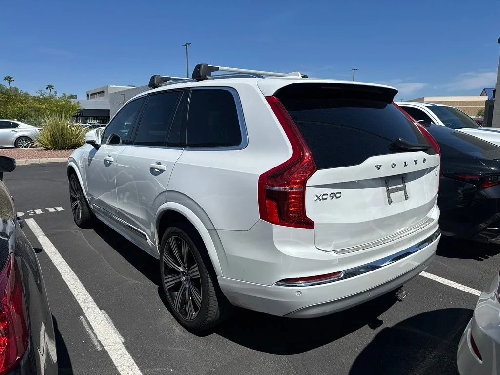 Used 2022 White Volvo T8 Inscription Expression Extended Range 7P image 6