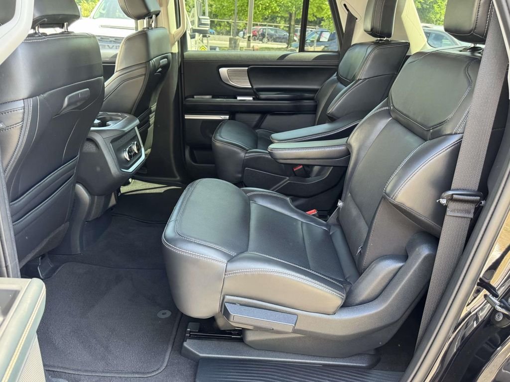 Used 2025 Black Ford Platinum image 19
