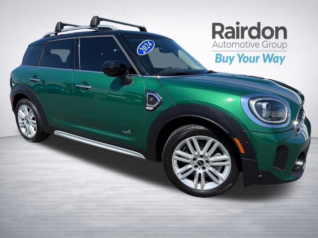 Used 2024 Green MINI  image 1