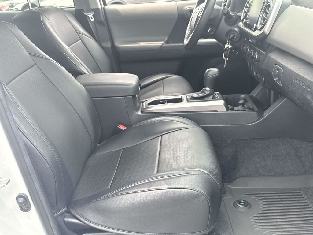 Used 2021 White Toyota SR5 image 29