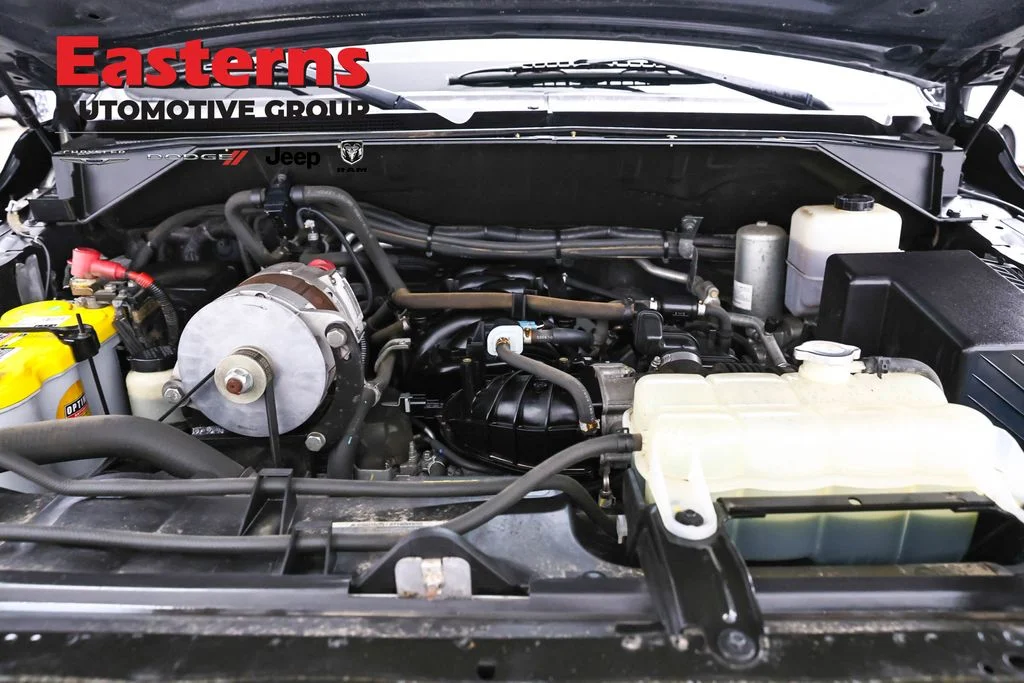 Used 2020 Black Nissan SL image 9