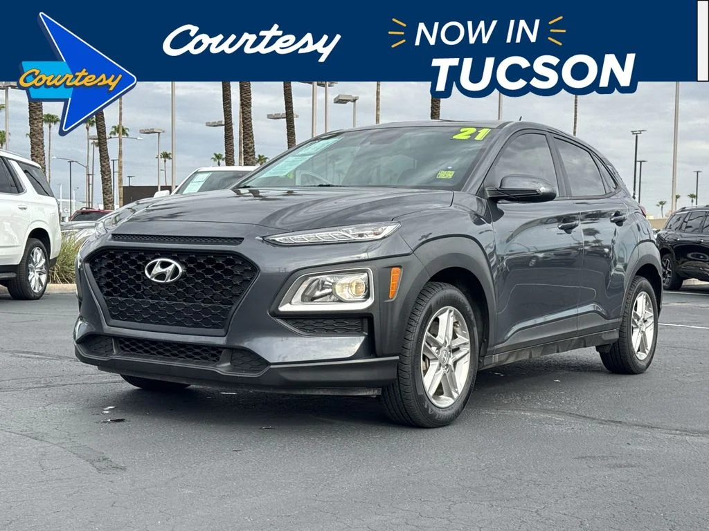 Used 2021 Gray Hyundai SE image 1