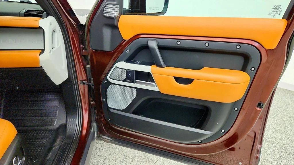 2023 Land Rover Defender SE - Photo 27