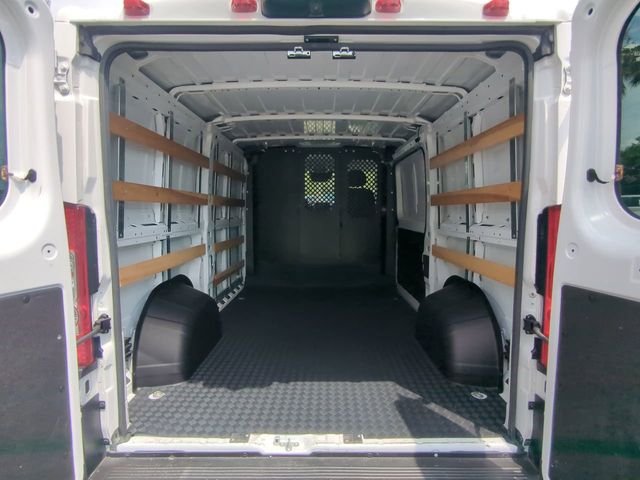 Used 2025 White Ram Base image 14