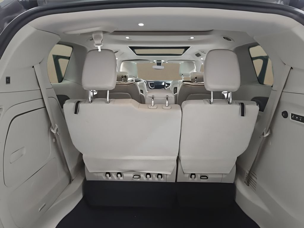 Used 2018 Gray Chrysler Limited image 17