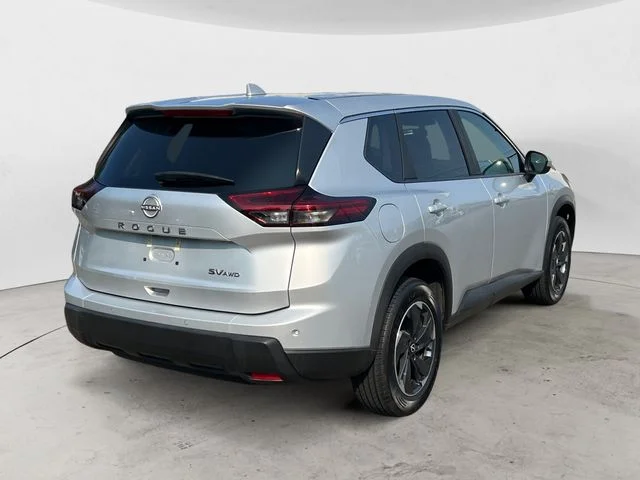 Used 2024 Silver Nissan SV image 5