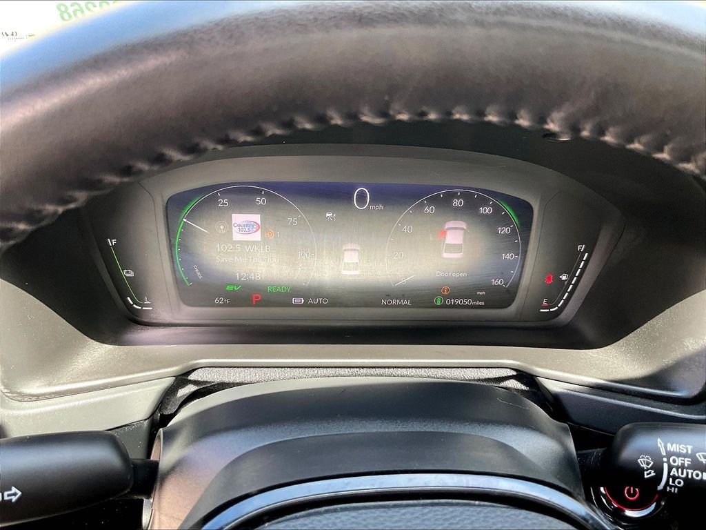 Used 2025 White Honda Touring image 25