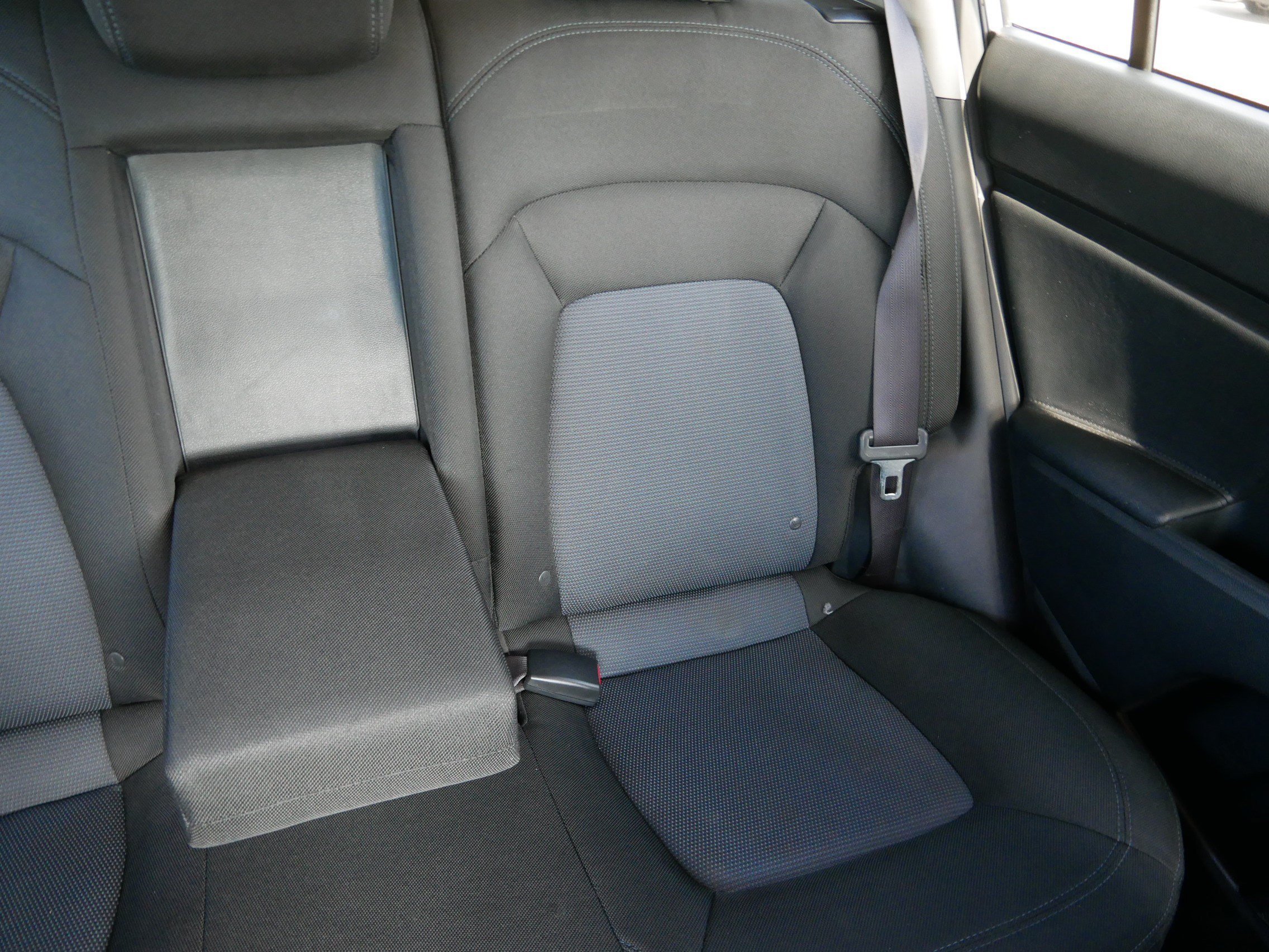 Used 2015 Mineral Silver Kia LX image 14
