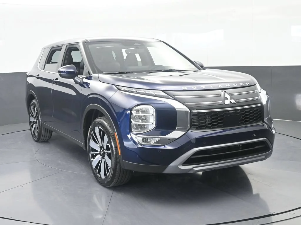 New 2026 Blue Metallic Mitsubishi SE 1.5T 2WD image 9