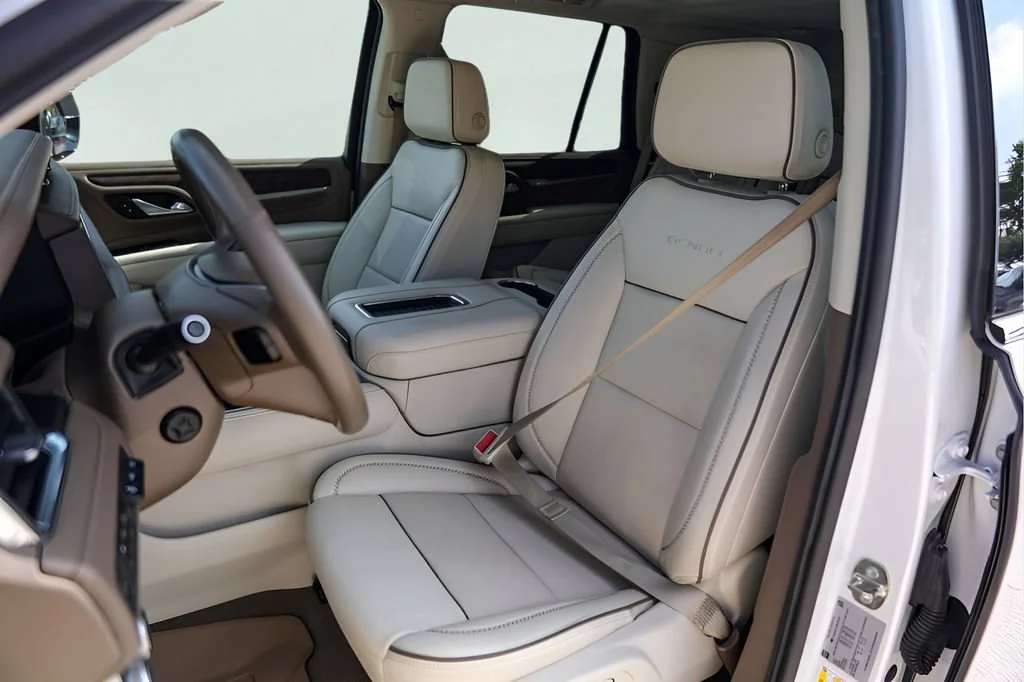 Used 2022 WHITE FROST TRICOAT GMC Denali image 10