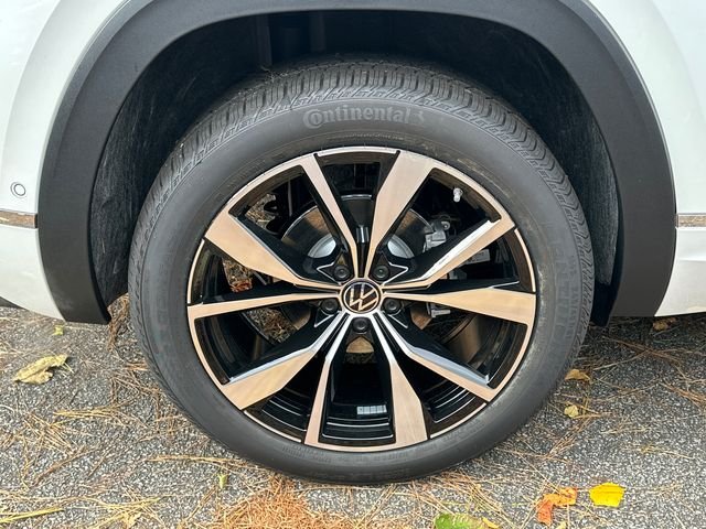 New 2026 White Volkswagen 2.0T SEL Premium R-Line image 17