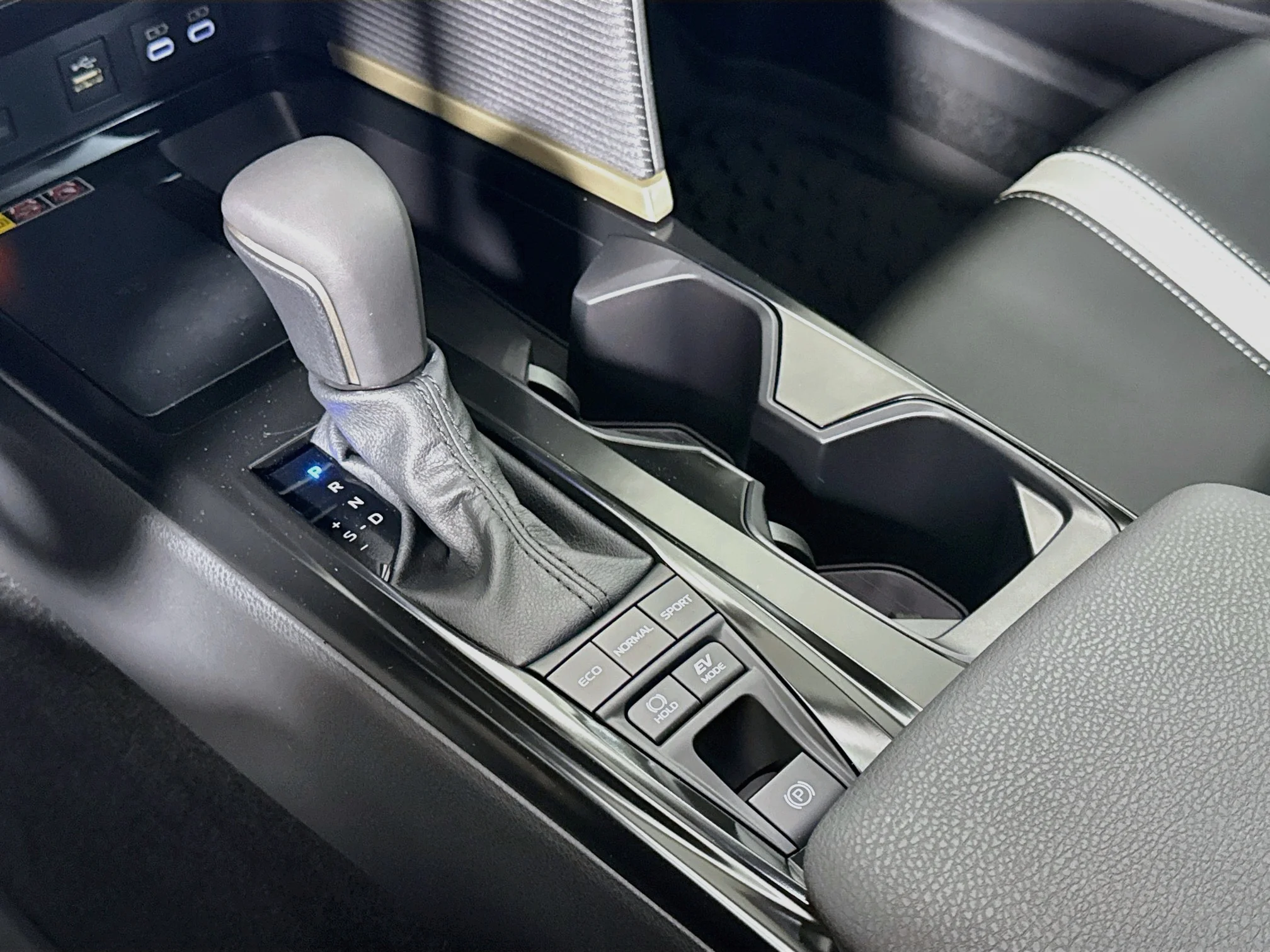 New 2026 Midnight Black Metallic Toyota SE image 16