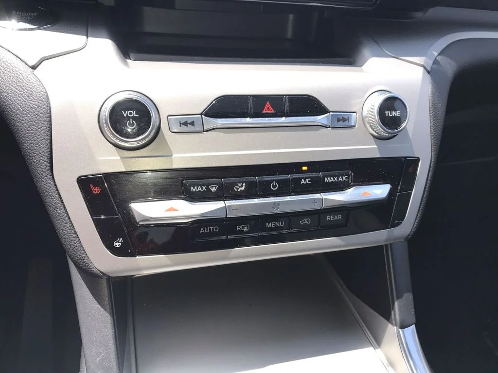 Used 2022 White Ford XLT image 19