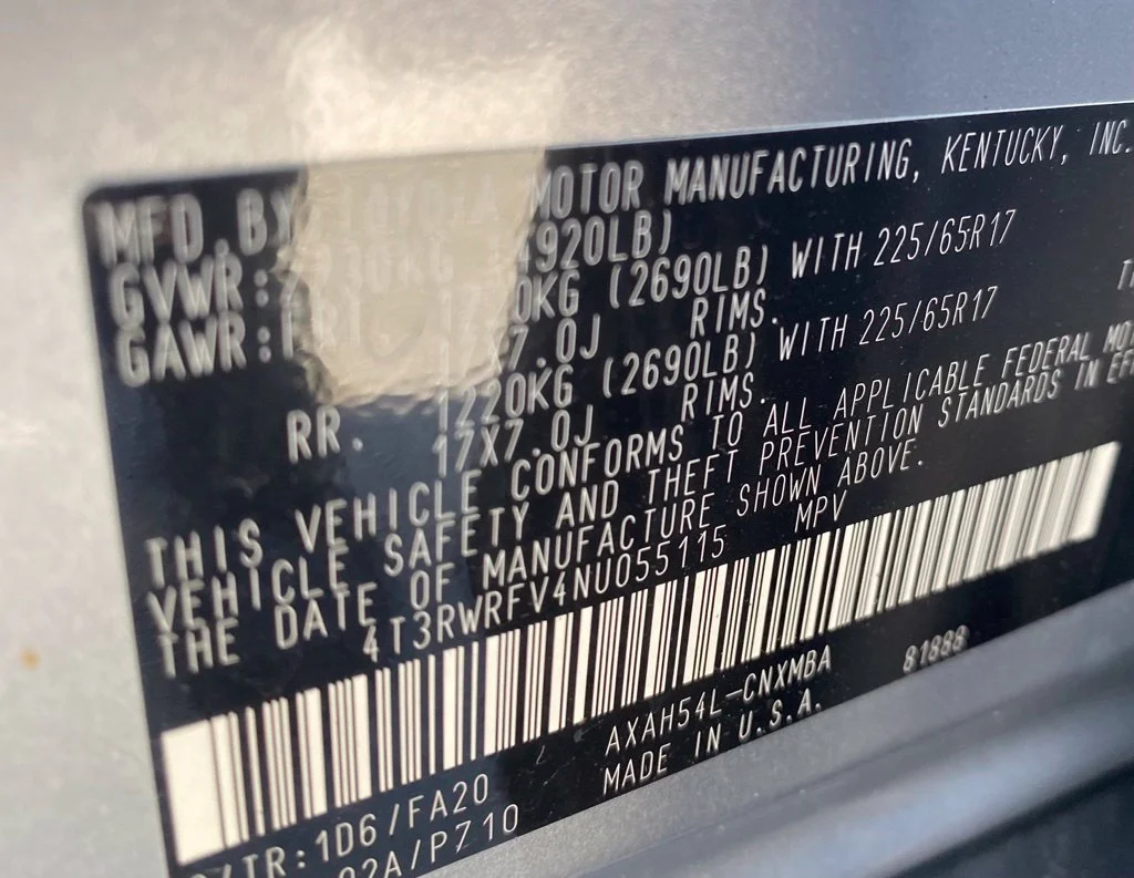 Used 2022 Silver Toyota XLE image 20