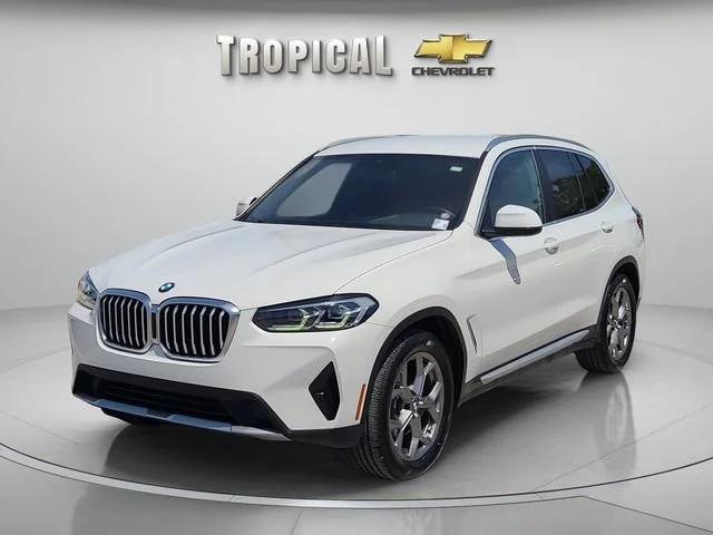 Used 2022 White BMW sDrive30i image 1