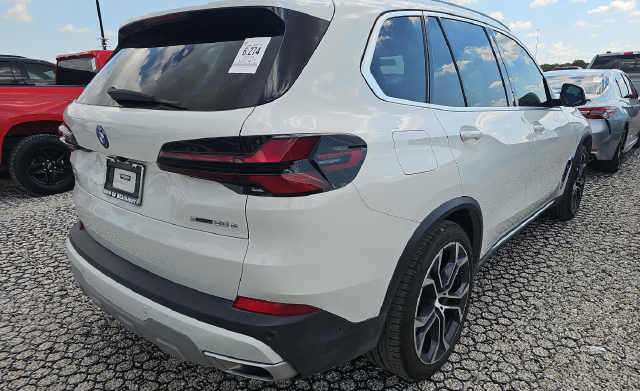 Used 2024 Alpine White BMW xDrive50e image 3