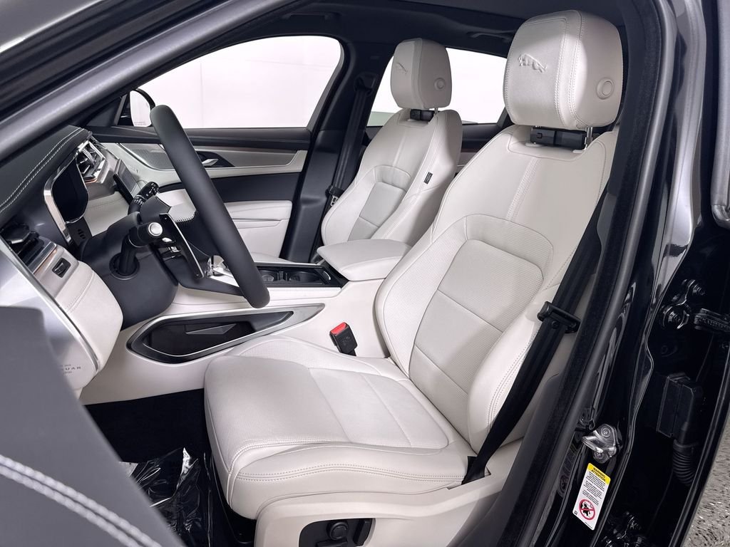 2026 Jaguar F-Pace R-Dynamic S - Photo 11