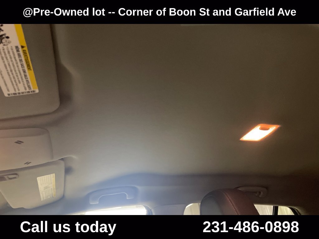 Used 2022 Summit White Chevrolet LT image 14