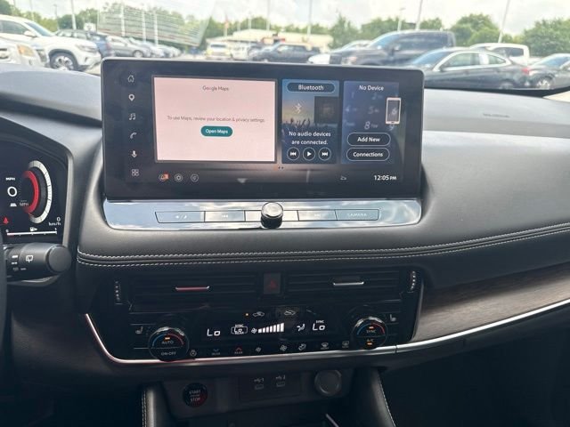 Used 2024 Black Nissan Platinum image 35