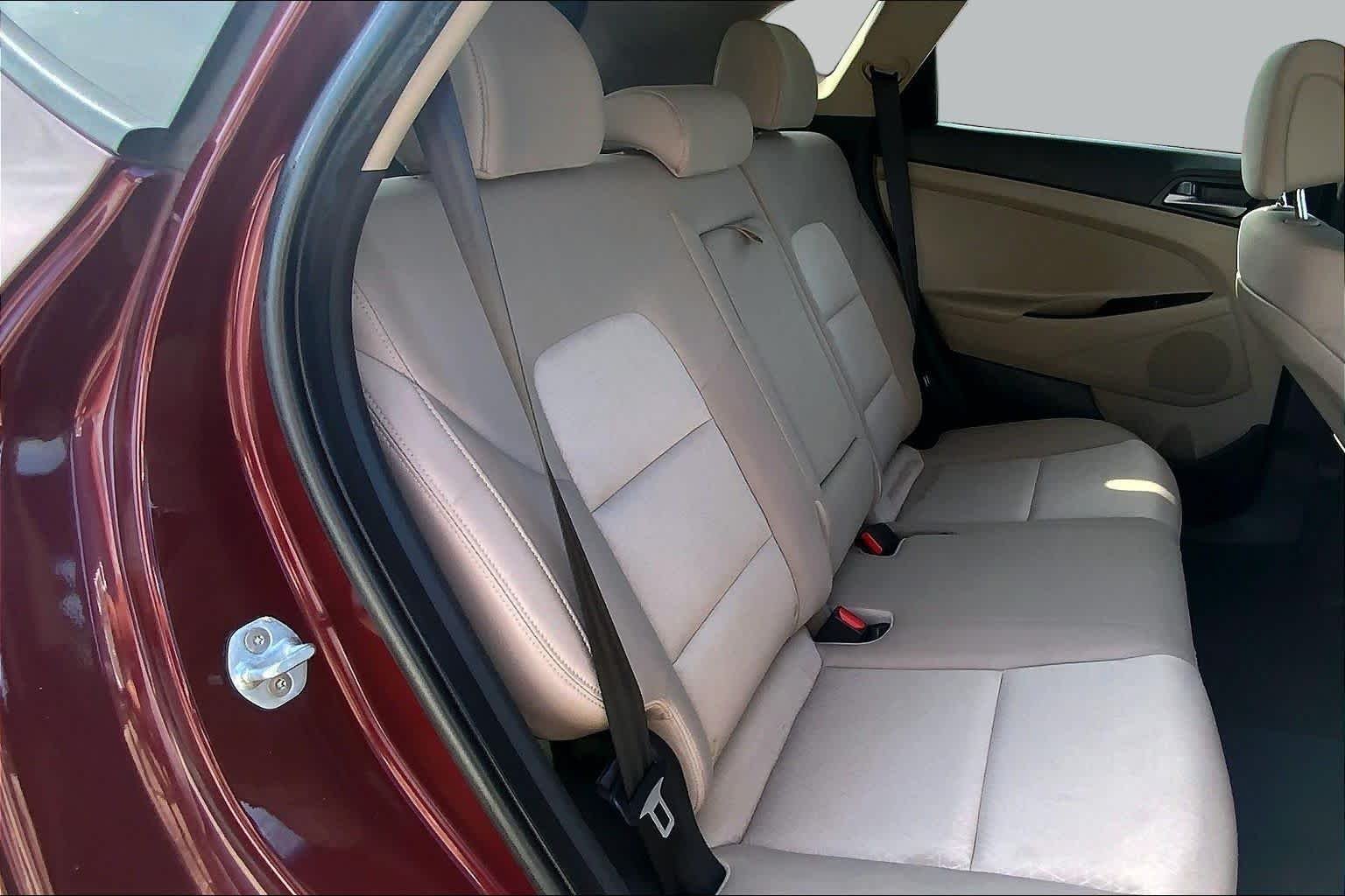 Used 2017 Ruby Wine Hyundai SE image 20
