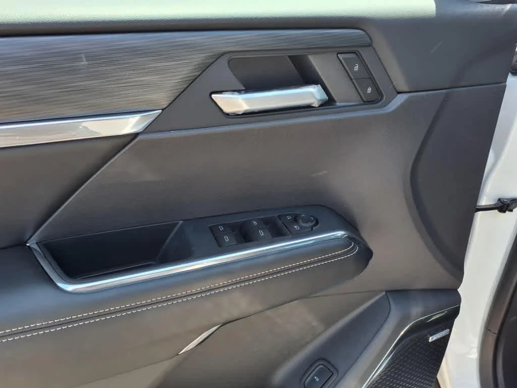 2025 GMC Acadia Elevation - Photo 11