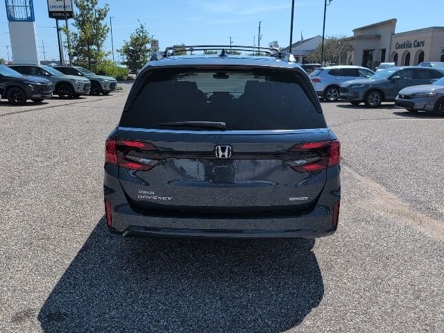 New 2026 Smoke Blue Pearl Honda Touring image 19