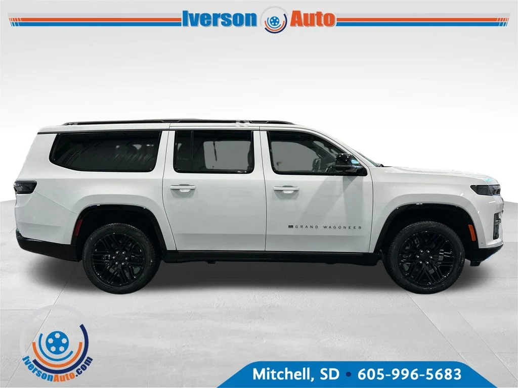 New 2026 Bright White Clear-Coat Exterior Paint Jeep Limited Reserve image 8