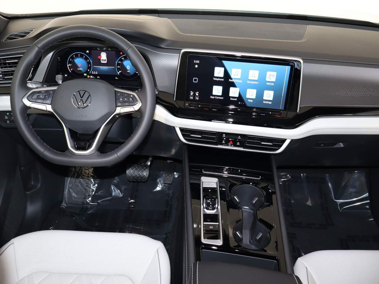 2026 Volkswagen Atlas Cross Sport SEL Premium R-LINE - Photo 14