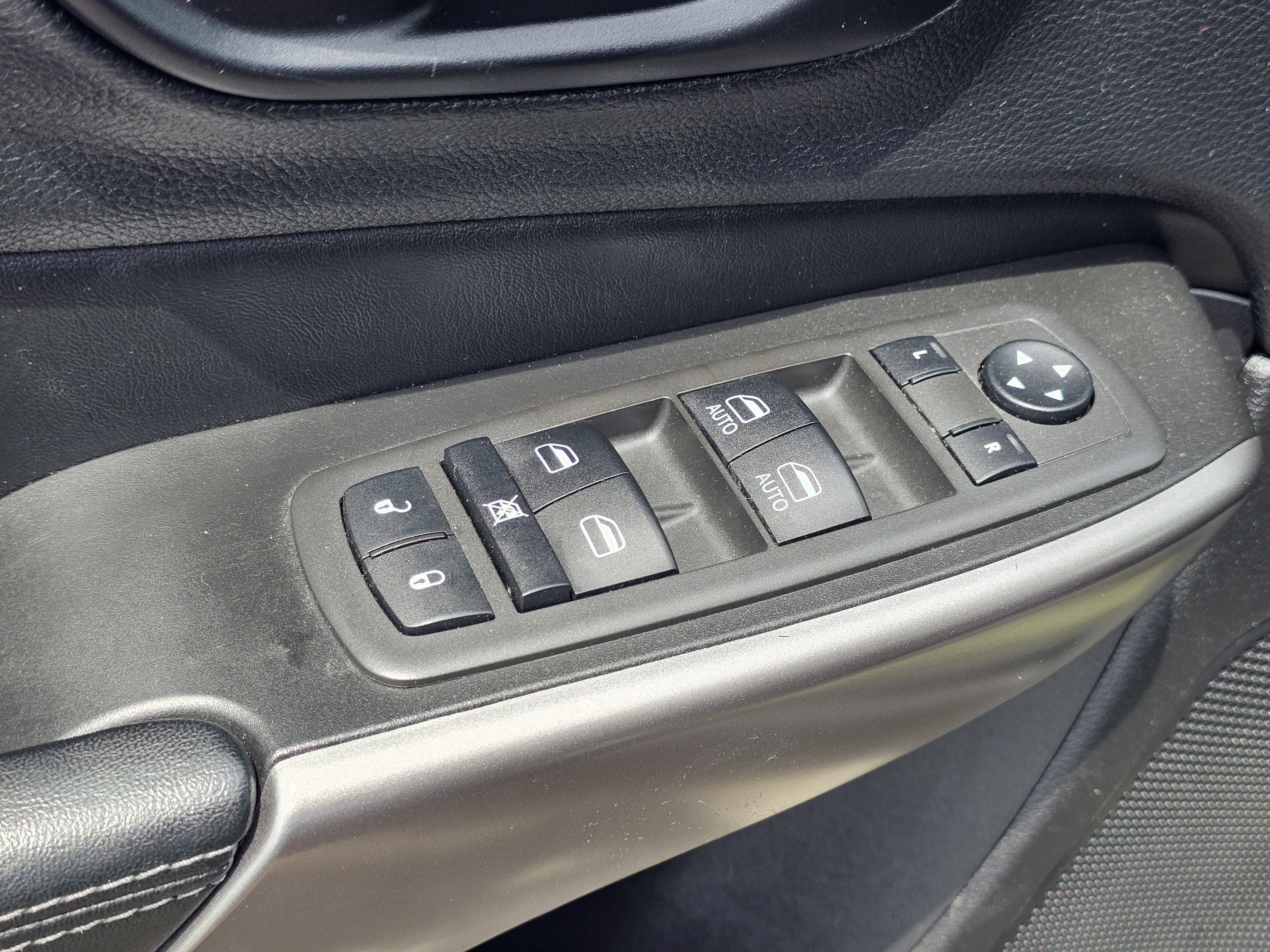 2021 Jeep Cherokee Latitude - Photo 16