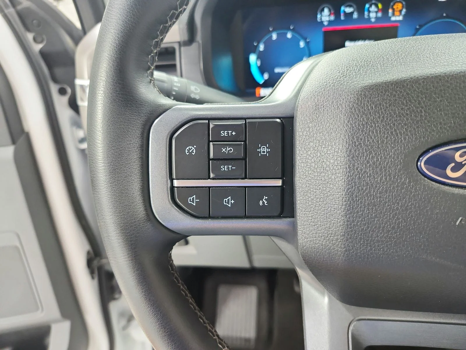 Used 2024 White Ford XLT image 23