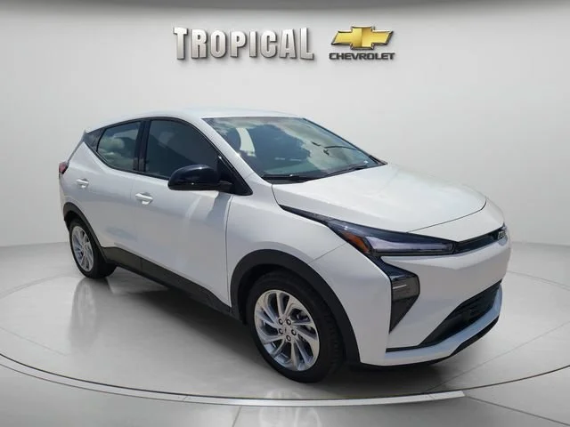 New 2027 Summit White Chevrolet LT image 7