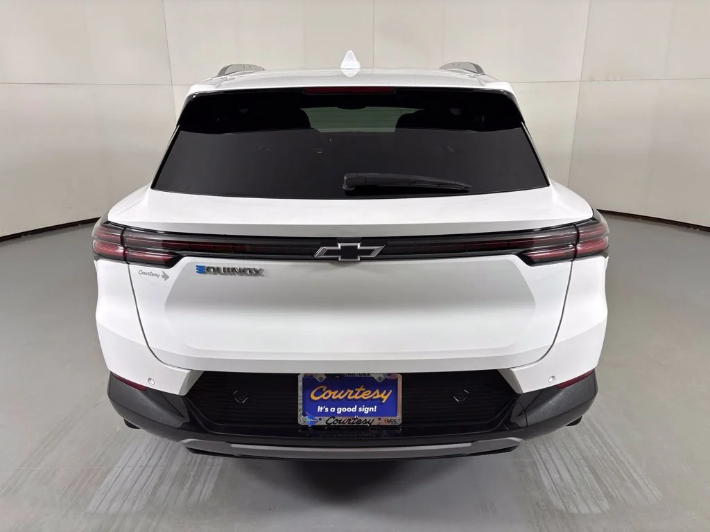 Used 2024 White Chevrolet LT image 7
