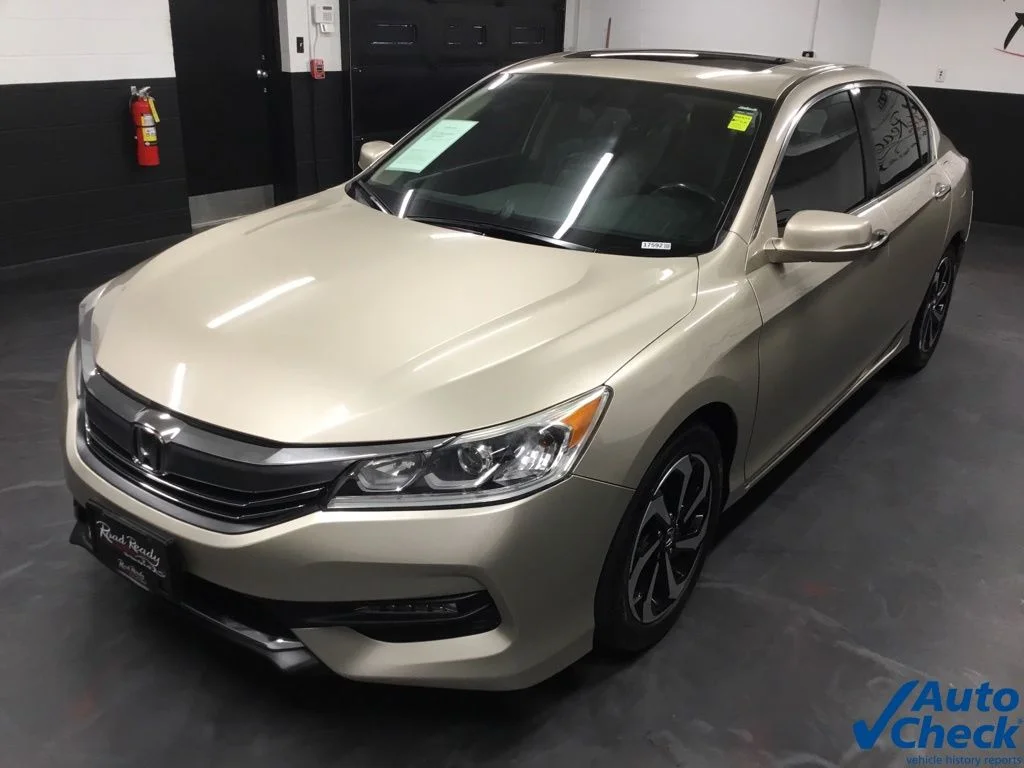 Used 2017 Beige Honda EX-L image 6