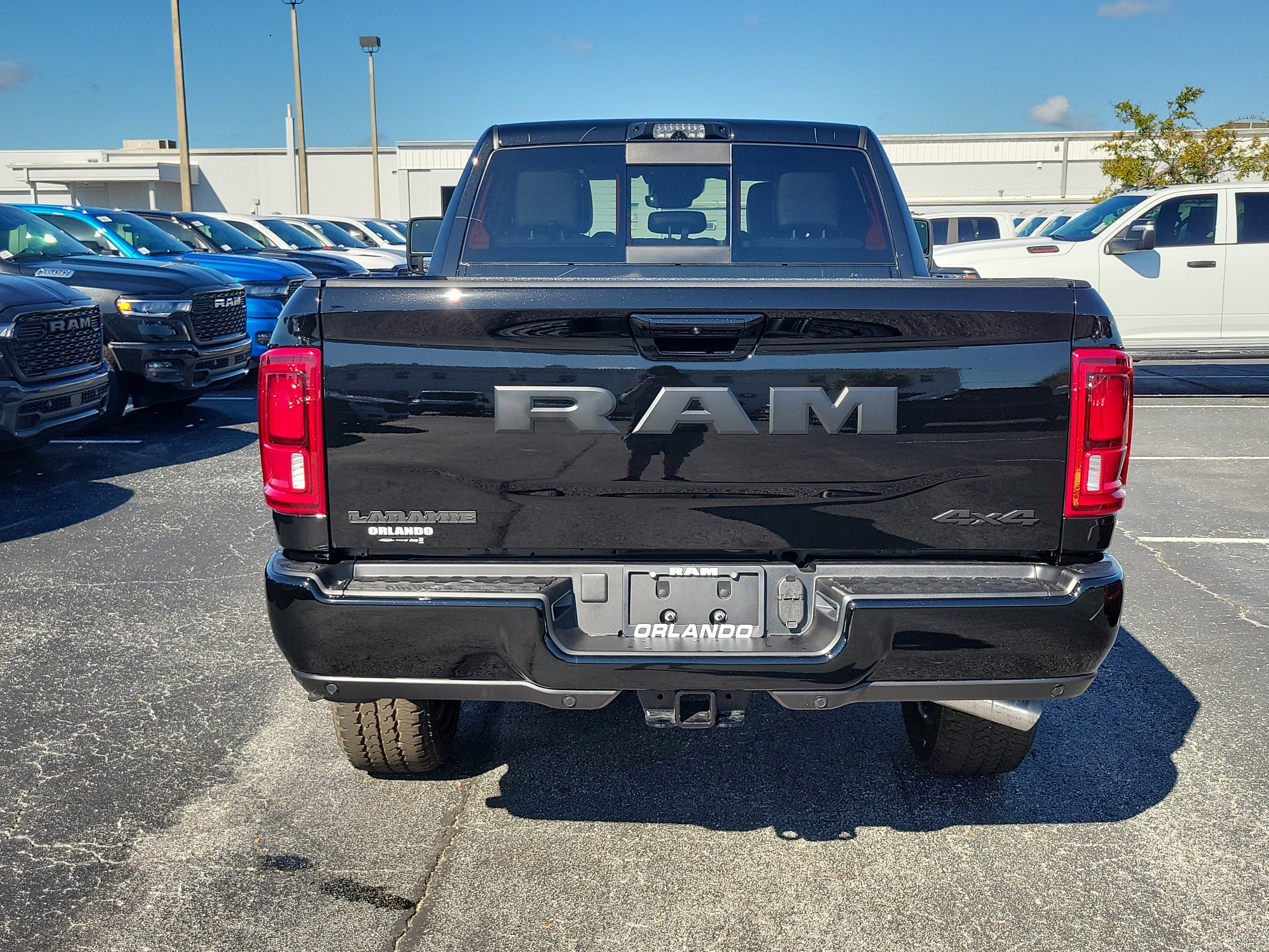 New 2026 Diamond Black Crystal Pearl-Coat Exterior Paint RAM Laramie image 4