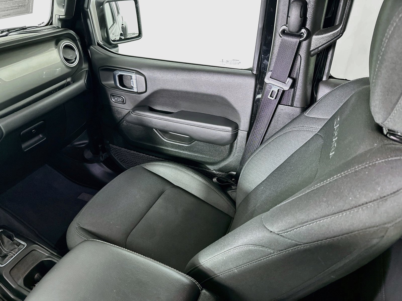 Used 2022 Black Clearcoat Jeep Unlimited Sahara image 24