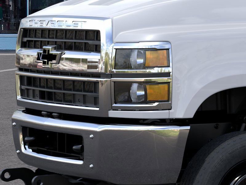 New 2025 Summit White Chevrolet Work Truck image 13