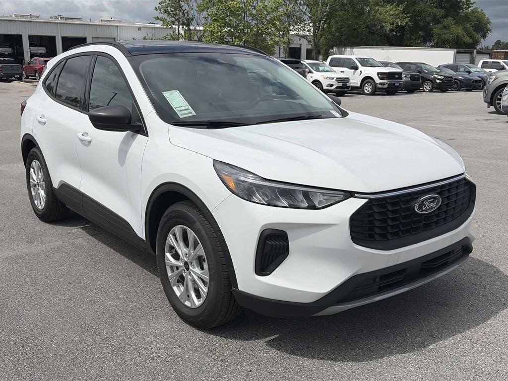 Used 2025 White Ford Active image 9