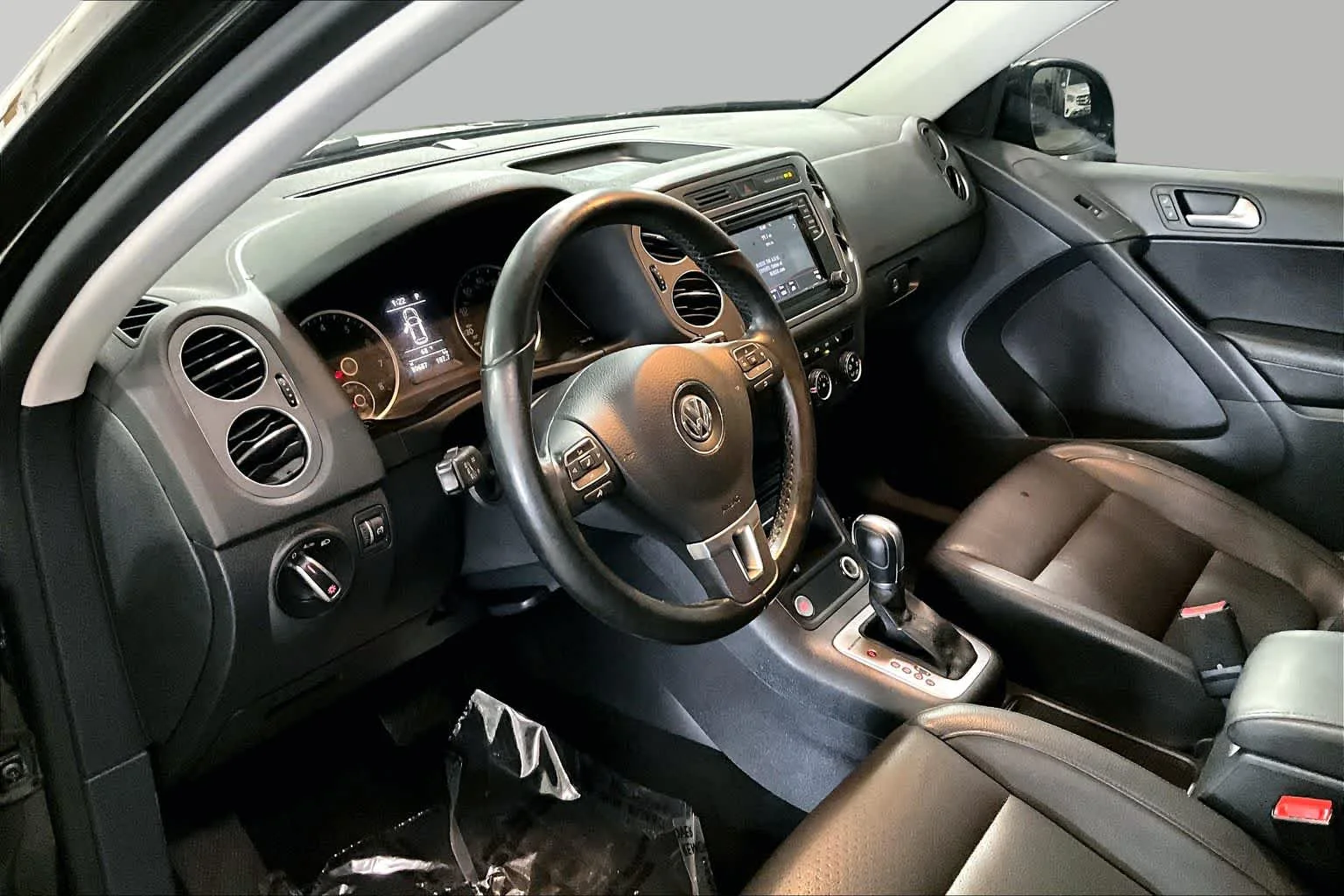Used 2017 Deep Black Pearl Volkswagen S image 17
