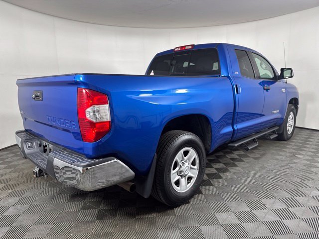 Used 2018 Blue Toyota SR5 image 3