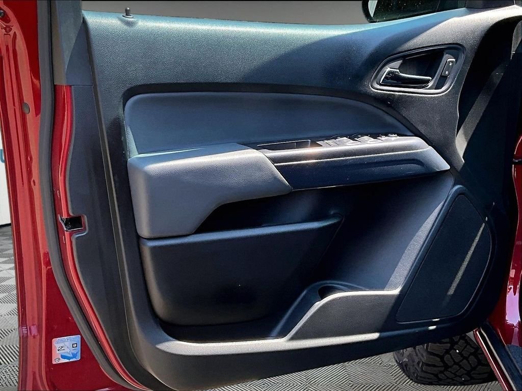 Used 2020 Red Chevrolet Z71 image 10