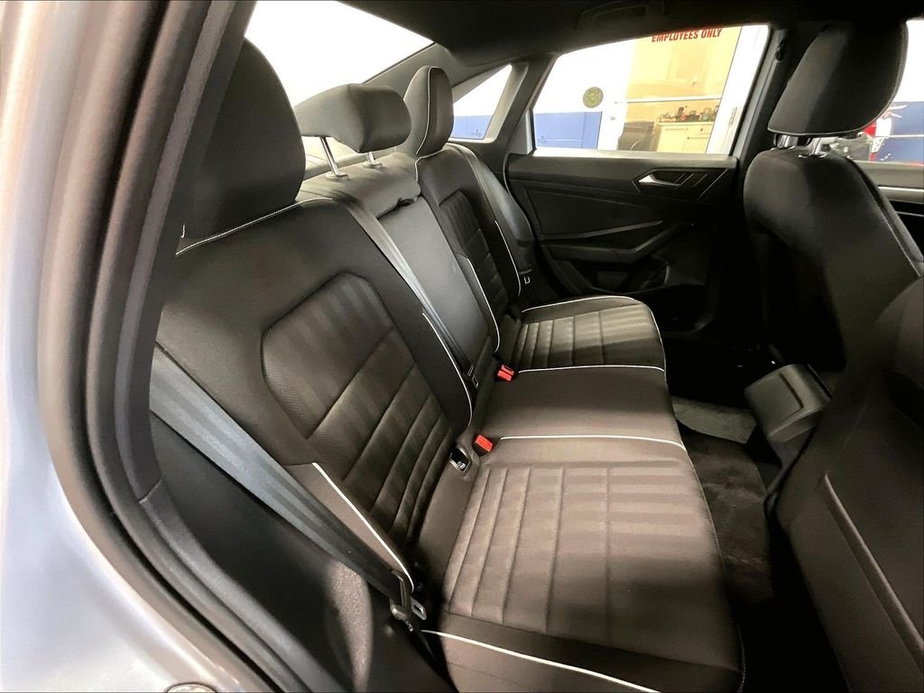 Used 2023 Gray Volkswagen 1.5T Sport image 16