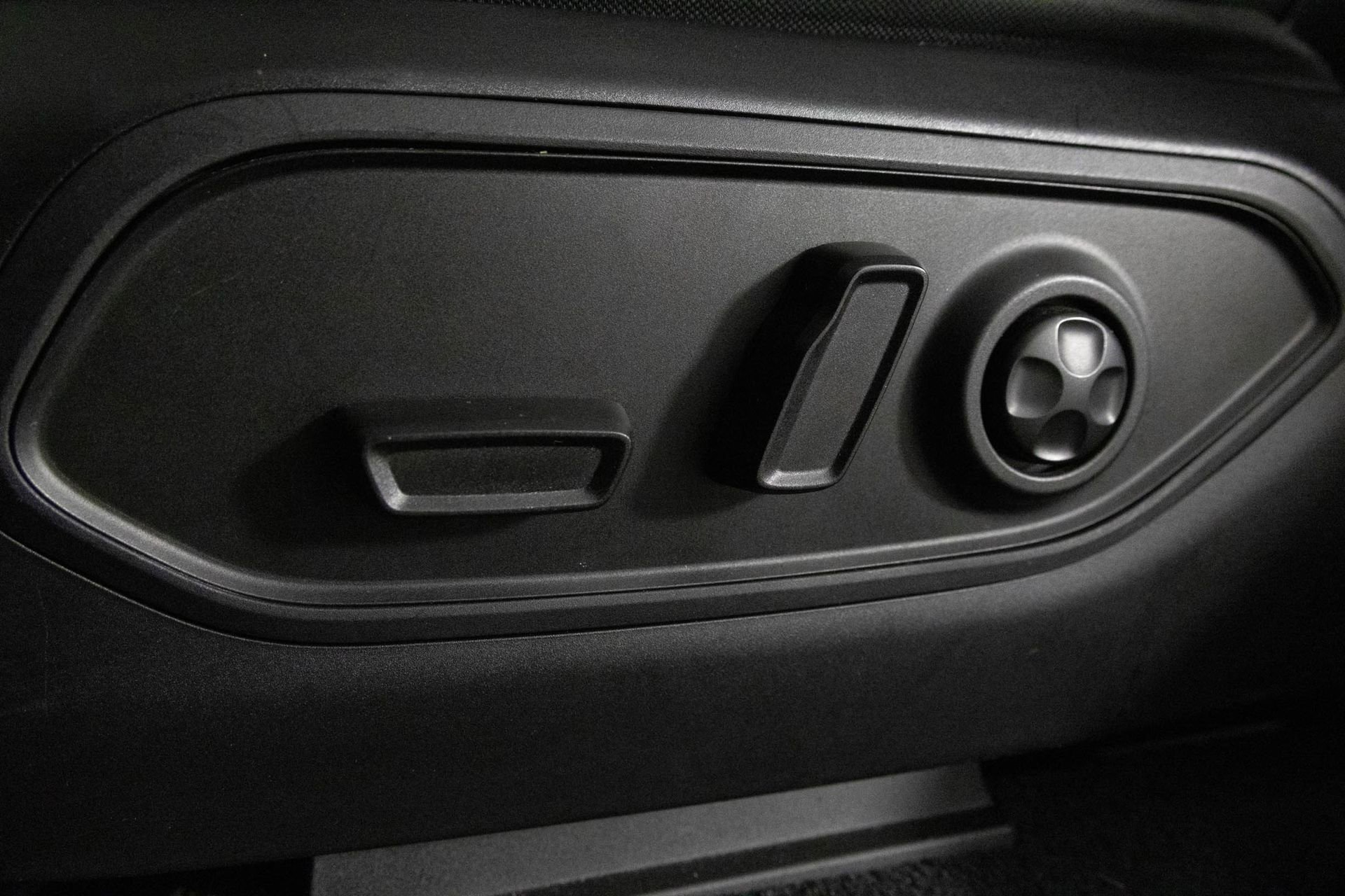 2021 JEEP GRAND CHEROKEE L - Image 17