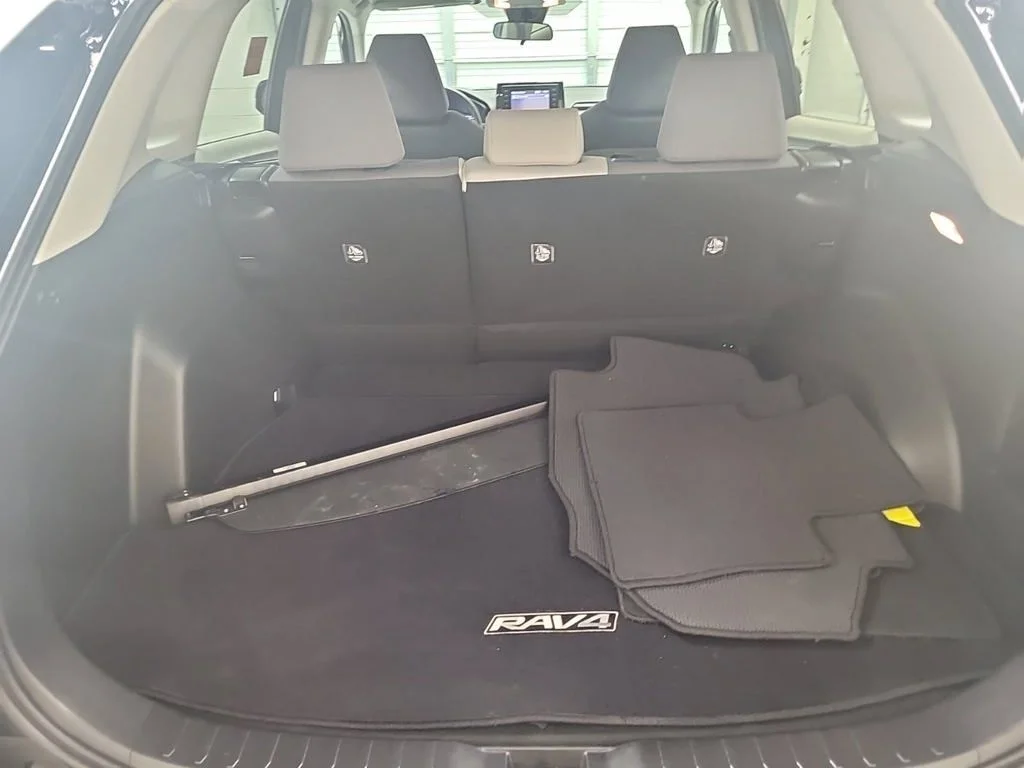 Used 2021 Black Toyota XLE image 10