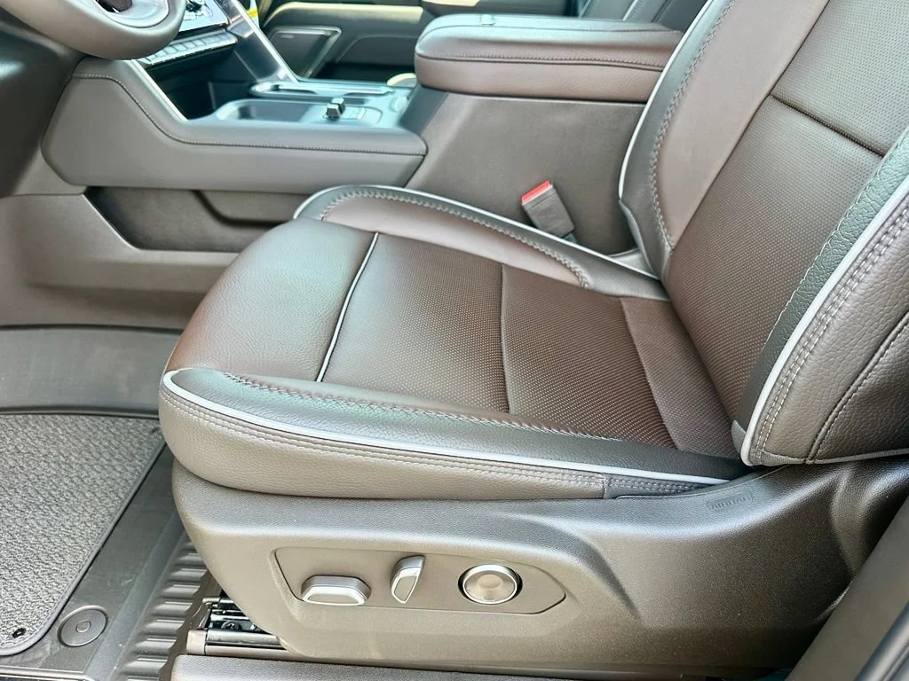 2026 GMC Sierra 3500HD Denali - Photo 17