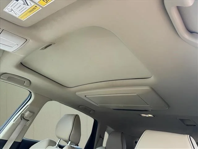 Used 2019 White Acura 3.5L Advance Pkg w/Entertainment Pkg image 17