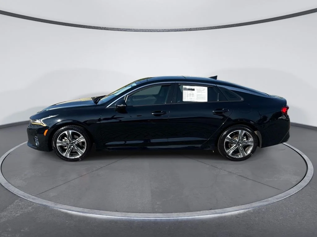 Used 2022 Black Kia EX image 4